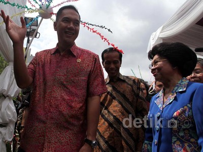 Jokowi dan Menteri SBY Hadiri Penataan PKL