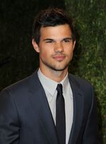 Brewokan, Taylor Lautner Makin Ganteng