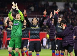 Di final Atletico sudah ditunggu Real Madrid yang lolos ke final usai mengalahkan Barcelona dengan agregat 4-2. Artinya, final Copa del Rey musim ini akan mengetengahkan derby Madrid. REUTERS/Marcelo del Pozo.