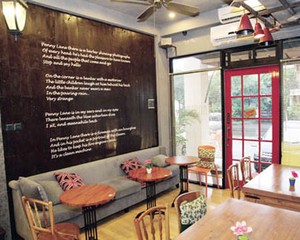Bernostalgia dengan The Beatles di Penny Lane Coffee & Bistro