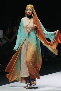 Amalina Aman Timeless Treasure. Fashion Show Parade INFINITELY COVERED. Indonesia Fashion Week 2013 at Jakarta Convention Center. 15 Februari 2013. Senayan. Jakarta. [Foto: Mohammad Abduh/Wolipop]