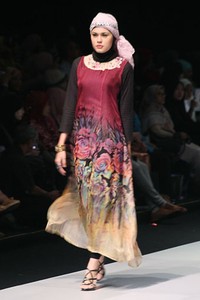 Amalina Aman Timeless Treasure. Fashion Show Parade INFINITELY COVERED. Indonesia Fashion Week 2013 at Jakarta Convention Center. 15 Februari 2013. Senayan. Jakarta. [Foto: Mohammad Abduh/Wolipop]