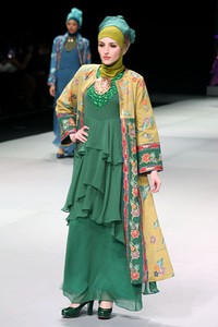Hennie Noer Ethnic Harmony. Fashion Show Parade INFINITELY COVERED. Indonesia Fashion Week 2013 at Jakarta Convention Center. 15 Februari 2013. Senayan. Jakarta. [Foto: Mohammad Abduh/Wolipop]