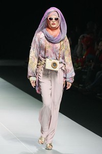 Jakarta, Indonesia - 15 Februari 2013. Dian Pelangi Savana Troops Fashion Show Parade INFINITELY COVERED. Indonesia Fashion Week 2013 at Jakarta Convention Center. Senayan, Jakarta. [Foto: Mohammad Abduh/Wolipop]