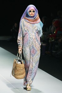 Jakarta, Indonesia - 15 Februari 2013. Dian Pelangi Savana Troops Fashion Show Parade INFINITELY COVERED. Indonesia Fashion Week 2013 at Jakarta Convention Center. Senayan, Jakarta. [Foto: Mohammad Abduh/Wolipop]