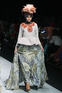 Jakarta, Indonesia - 15 Februari 2013. Dian Pelangi Savana Troops Fashion Show Parade INFINITELY COVERED. Indonesia Fashion Week 2013 at Jakarta Convention Center. Senayan, Jakarta. [Foto: Mohammad Abduh/Wolipop]