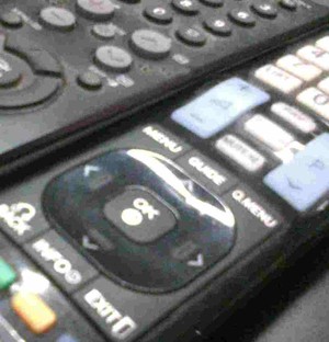 Berebut Remote TV, Nur Holis Tusuk Perut Sarbini Hingga Usus Terburai