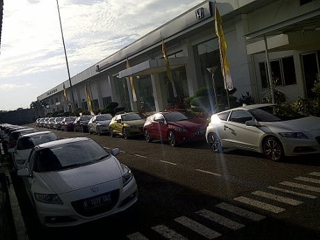 Honda CR-Z, Warna Tertentu Lebih Mahal
