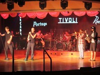 Inilah Galaxy Lounge, tempat pertunjukan teater musikal. Setiap malamnya, terdapat tema yang berbeda-beda. Ruangannya luas dan nyaman. Asyiknya lagi, penumpang dapat gratis menonton tiap malamnya! (Afif/detikTravel)