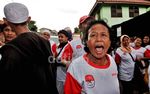 Laskar Anti Korupsi Demo di Rumah Anas