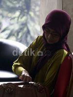Diperiksa KPK, Dipta Anindita Hanya Tersenyum