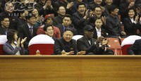 Kim Jong Un yang menggantikan ayahnya, Kim Jong Il sebagai Presiden, memang dikenal sebagai penggemar berat olahraga basket. REUTERS/VICE/Handout.