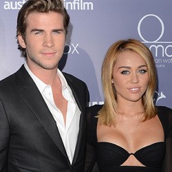 Miley Cyrus Diselingkuhi Sang Tunangan?