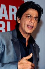 Berusia 47 Tahun, Shahrukh Khan Tetap Tampan