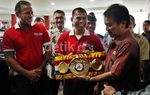 Chris John Sumbangkan Sabuk Juara ke Kemenpora