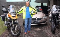 Motor yang menjadi tunggangan Lunardi dan Ida ini selama di negara orang yakni BMW tipe GS.