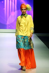 Jakarta, Indonesia - 15 Februari. Oki Wong The Journey. Explore Minangkabau Herritage. Indonesia Fashion Week 2013 at Jakarta Convention Center. 15 Februari 2013. Senayan. Jakarta. [Foto: Mohammad Abduh/Wolipop]