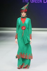 Yadiryah Zunur The Green Land of West Sumetra. Explore Minangkabau Herritage. Indonesia Fashion Week 2013 at Jakarta Convention Center. 15 Februari 2013. Senayan. Jakarta. [Foto: Mohammad Abduh/Wolipop]
