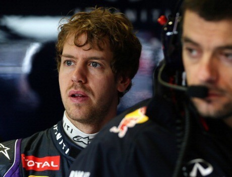 Vettel Tak Terima Dikalahkan Hamilton di Acara TV