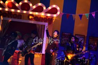     D'masiv tampil ekspresif merayakan tayangan On The Spot 1000 episode.