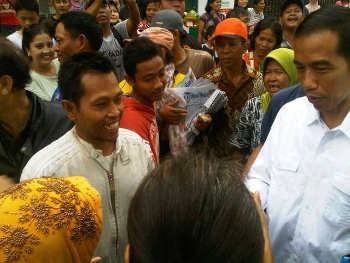 Jokowi: Pemimpin Itu Tak Perlu Pintar, yang Penting Jujur & Bersih