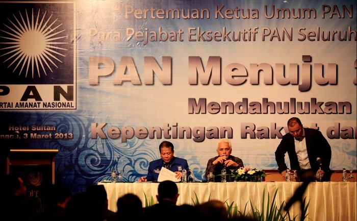 Hatta Rajasa Kumpulkan Seluruh Pejabat asal PAN di Hotel Sultan