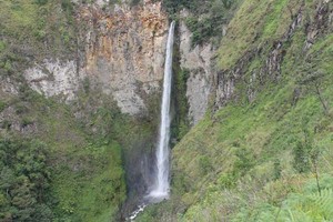 Cantiknya Sipiso-piso, Primadona dari Sumatera