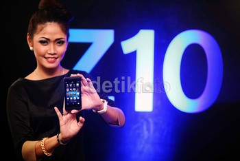 BlackBerry Z10 juga memiliki fitur HDMI out port mikro untuk presentasi, dan sensor canggih seperti NFC (Near Field Communications) untuk mendukung pembayaran mobile dan pertukaran informasi hanya dengan satu ketukan dari smartphone.