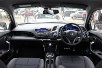 Ngebut dengan Mobil Sport Hybrid Honda CR-Z