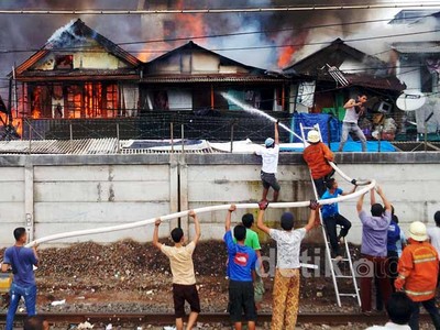 Puluhan Rumah Dilalap Si Jago Merah