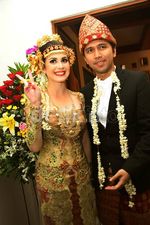 Senyuman Bahagia Arumi Bachsin Dilamar Emil