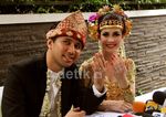 Senyuman Bahagia Arumi Bachsin Dilamar Emil