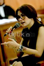 Nikita Mirzani Seksi di Persidangan
