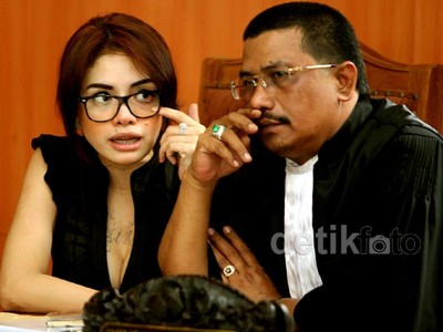 Nikita Mirzani Seksi di Persidangan