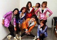Pose Super Girlies di depan kamera. Gus Mun/detikHOT.