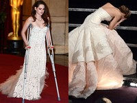Momen tak terlupakan di Oscar 2013. Kristen Stewart yang berjalan memakai tongkat dan Jennifer Lawrence yang terjatuh di panggung. (Frazer Harrison/Getty Images; Kevin Winter/Getty Images)
