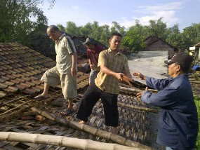 Puting Beliung Rusak Puluhan Rumah, Seorang Warga Tewas