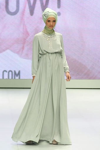 Jakarta, Indonesia - 15 Februari. Take a Bow by Ria Miranda. Explore Minangkabau Herritage. Indonesia Fashion Week 2013 at Jakarta Convention Center. 15 Februari 2013. Senayan. Jakarta. [Foto: Mohammad Abduh/Wolipop]