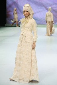 Jakarta, Indonesia - 15 Februari. Take a Bow by Ria Miranda. Explore Minangkabau Herritage. Indonesia Fashion Week 2013 at Jakarta Convention Center. 15 Februari 2013. Senayan. Jakarta. [Foto: Mohammad Abduh/Wolipop]