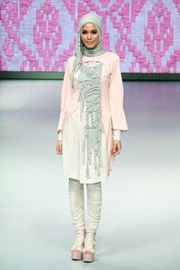 Jakarta, Indonesia - 15 Februari. Sweet Royale by Jeny Tjahyawati. Explore Minangkabau Herritage. Indonesia Fashion Week 2013 at Jakarta Convention Center. 15 Februari 2013. Senayan. Jakarta. [Foto: Mohammad Abduh/Wolipop]