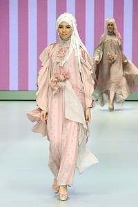 Jakarta, Indonesia - 15 Februari. Sweet Royale by Jeny Tjahyawati. Explore Minangkabau Herritage. Indonesia Fashion Week 2013 at Jakarta Convention Center. 15 Februari 2013. Senayan. Jakarta. [Foto: Mohammad Abduh/Wolipop]