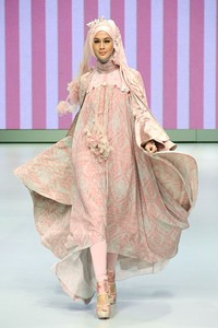 Jakarta, Indonesia - 15 Februari. Sweet Royale by Jeny Tjahyawati. Explore Minangkabau Herritage. Indonesia Fashion Week 2013 at Jakarta Convention Center. 15 Februari 2013. Senayan. Jakarta. [Foto: Mohammad Abduh/Wolipop]