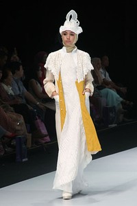 Jakarta, Indonesia - 15 Februari. Nuniek Mawardi The Kingdom. Explore Minangkabau Herritage. Indonesia Fashion Week 2013 at Jakarta Convention Center. 15 Februari 2013. Senayan. Jakarta. [Foto: Mohammad Abduh/Wolipop]