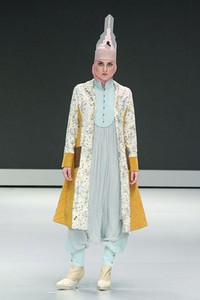 Jakarta, Indonesia - 15 Februari. Nuniek Mawardi The Kingdom. Explore Minangkabau Herritage. Indonesia Fashion Week 2013 at Jakarta Convention Center. 15 Februari 2013. Senayan. Jakarta. [Foto: Mohammad Abduh/Wolipop]