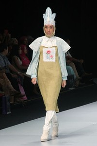 Jakarta, Indonesia - 15 Februari. Nuniek Mawardi The Kingdom. Explore Minangkabau Herritage. Indonesia Fashion Week 2013 at Jakarta Convention Center. 15 Februari 2013. Senayan. Jakarta. [Foto: Mohammad Abduh/Wolipop]