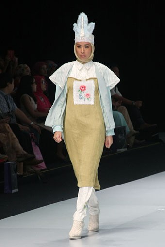 Jakarta, Indonesia - 15 Februari. Nuniek Mawardi The Kingdom. Explore Minangkabau Herritage. Indonesia Fashion Week 2013 at Jakarta Convention Center. 15 Februari 2013. Senayan. Jakarta. [Foto: Mohammad Abduh/Wolipop]