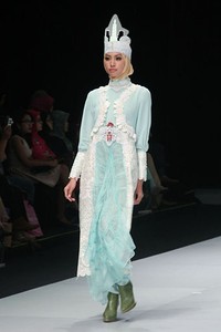 Jakarta, Indonesia - 15 Februari. Nuniek Mawardi The Kingdom. Explore Minangkabau Herritage. Indonesia Fashion Week 2013 at Jakarta Convention Center. 15 Februari 2013. Senayan. Jakarta. [Foto: Mohammad Abduh/Wolipop]