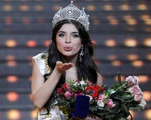 Cantiknya Miss Russia 2013 yang Disebut-sebut Mirip Angelina Jolie