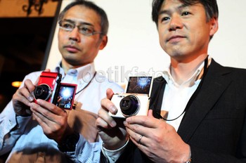 Selain memiliki teknologi berkecepatan tinggi, kamera Casio Exilim EX-ZR1000 dan EX-ZR700 berdesain modis yang sangat mungil.