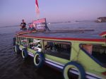 Potret Pagi Khas Pasar Terapung Banjarmasin